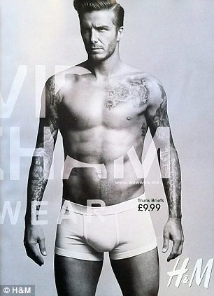 Beckham wypycha sobie majtki, by mieć większe przyrodzenie!