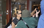 TYLKO U NAS - Doda robi sobie zdjęcia ze starszą kobietą na ulicy! (FOTO)